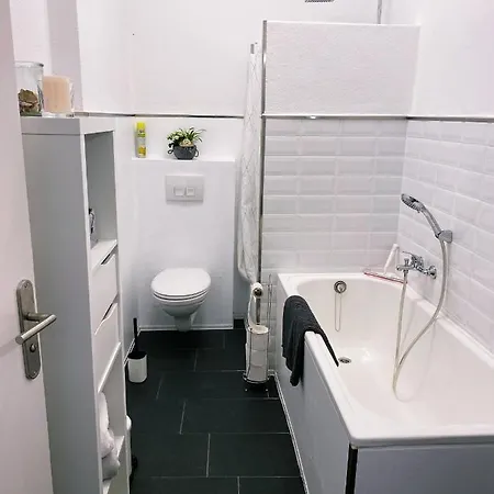 Schoene&zentrale In In Der Naehe Von Wuppertal,duesseldorf, Koeln,ruhrgebiet * شفيلم