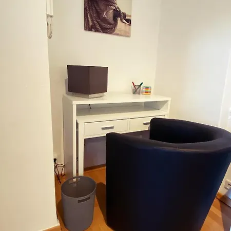 Schoene&zentrale In In Der Naehe Von Wuppertal,duesseldorf, Koeln,ruhrgebiet